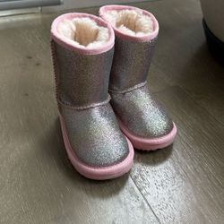 Toddle Kids Rainbow Gradient Glitter Uggs Size 6
