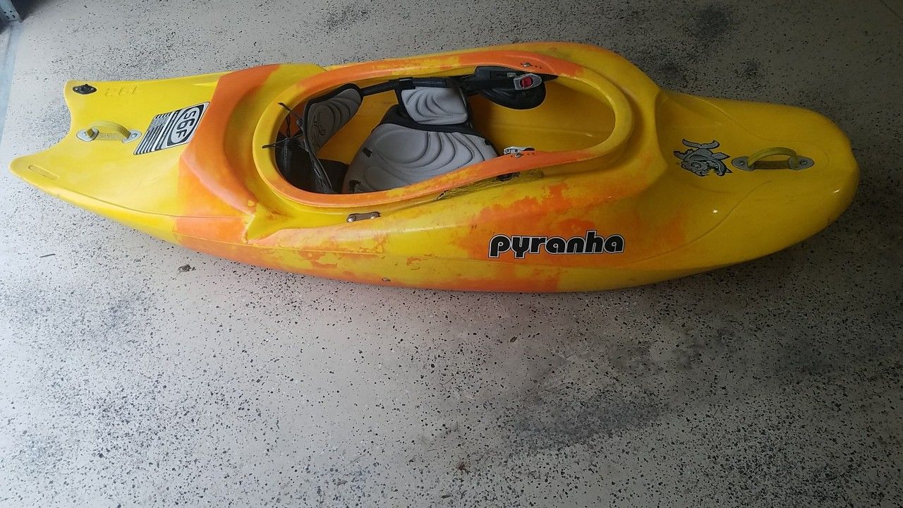 Pyranha S6F 192 Kayak / Playboat