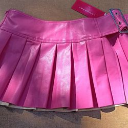 Pleather Cleated Bubble Gum Pink Mini Skirt with a  Buckle Brand New with Tags Size 6 Women's 