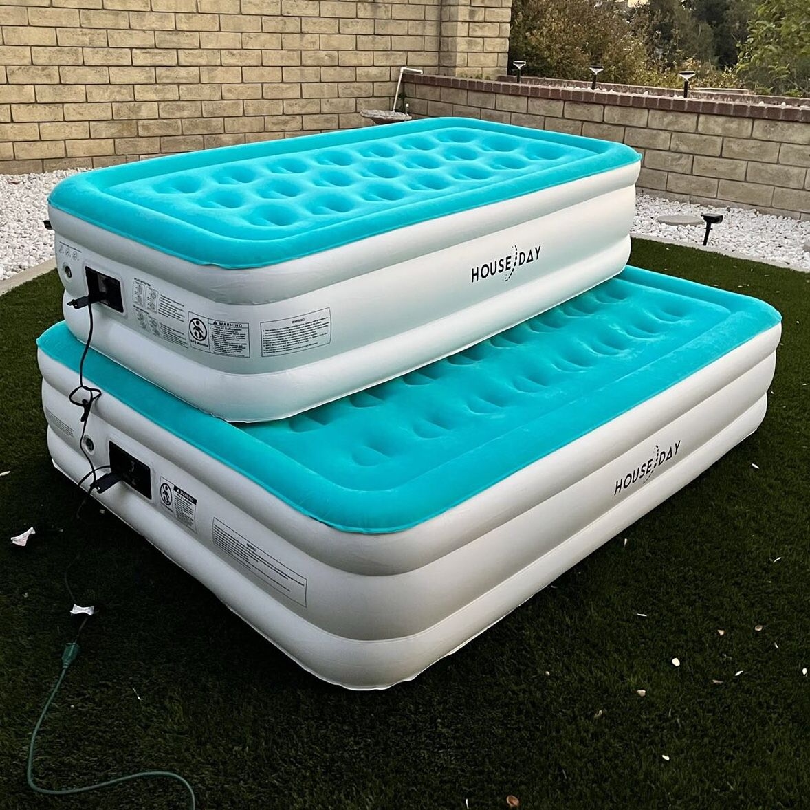 New In Box $35 For Twin $45 For Queen Size 550 Lbs Capacity Inflatable Air Bed Mattress With Built In Pump Camping Sleeping 18 Inches Tall