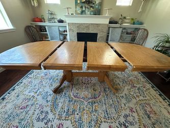 Solid Oak Extendable Dining Table – 2 Leaves + Tablecloths