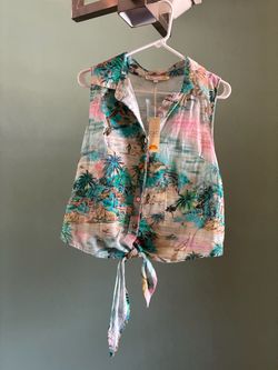 C&C California Tropical Tie Front Sleeveless Button Up Top Large NWT