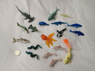 19 PIECE MARINE TOY MINIATURES