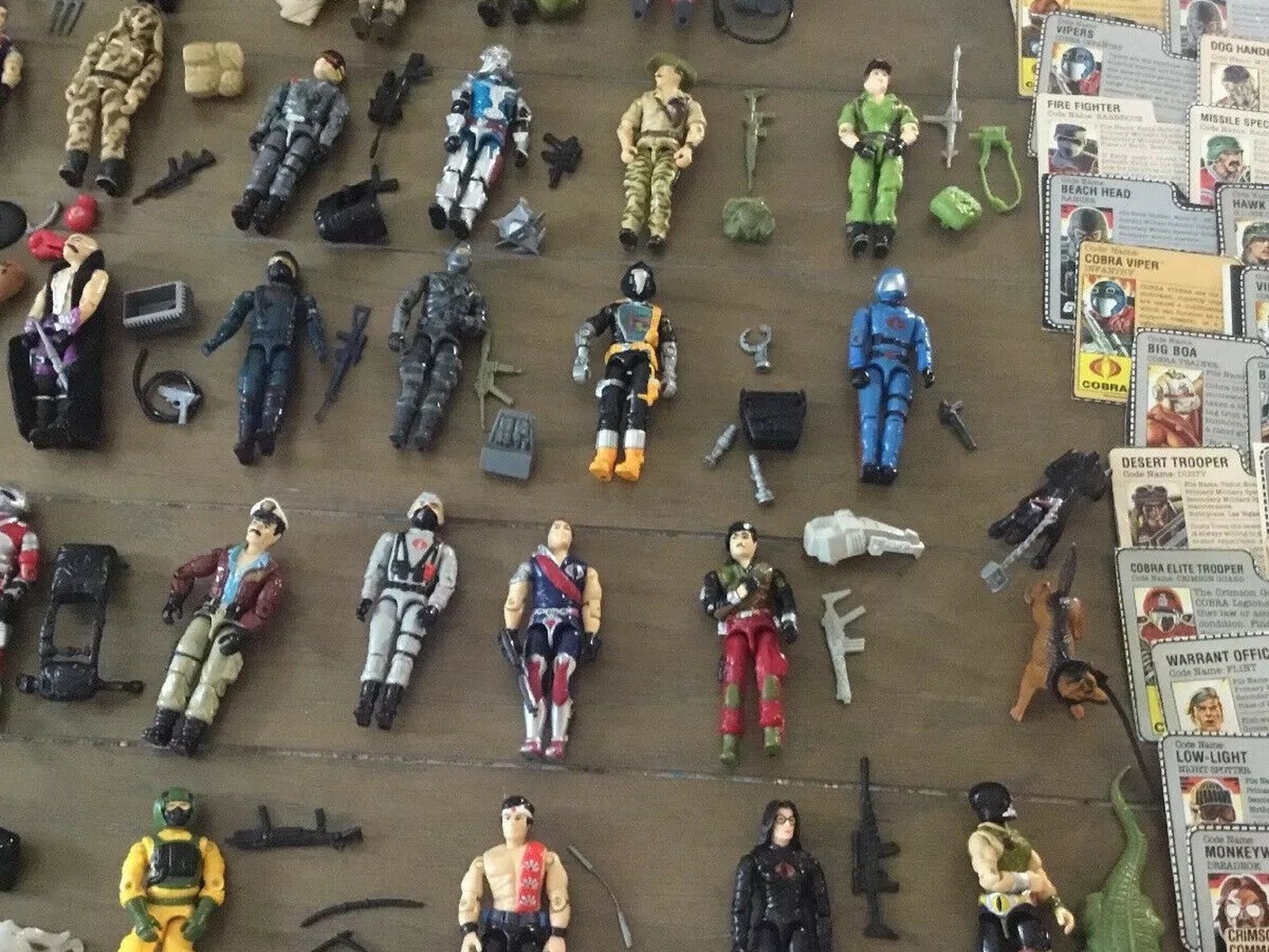 Collector seeking vintage old GI Joe toys dolls action figures accessories 1960s 70s 80s g.i. Joes toy figure doll collector collectibles