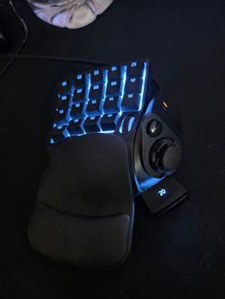 Razer Tartarus V2 Gaming Keyboard
