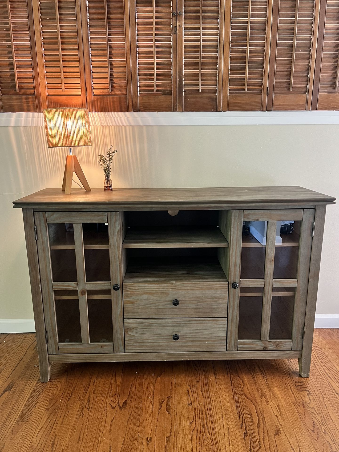 Console/dresser