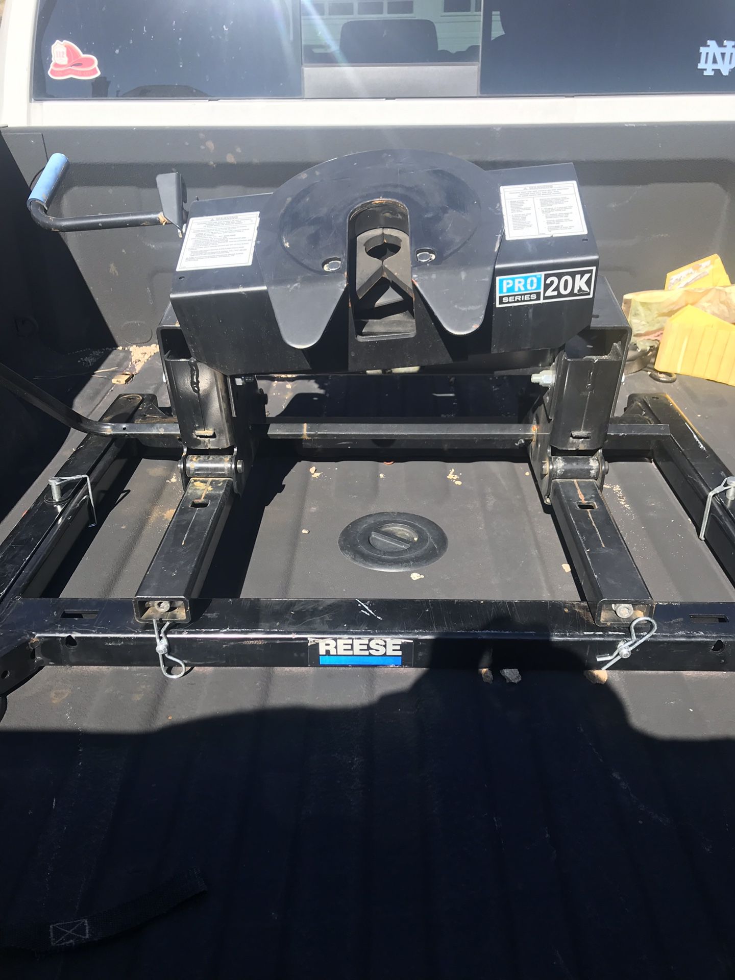 Reese pro series 20k 5th wheel hitch with RAM rail system