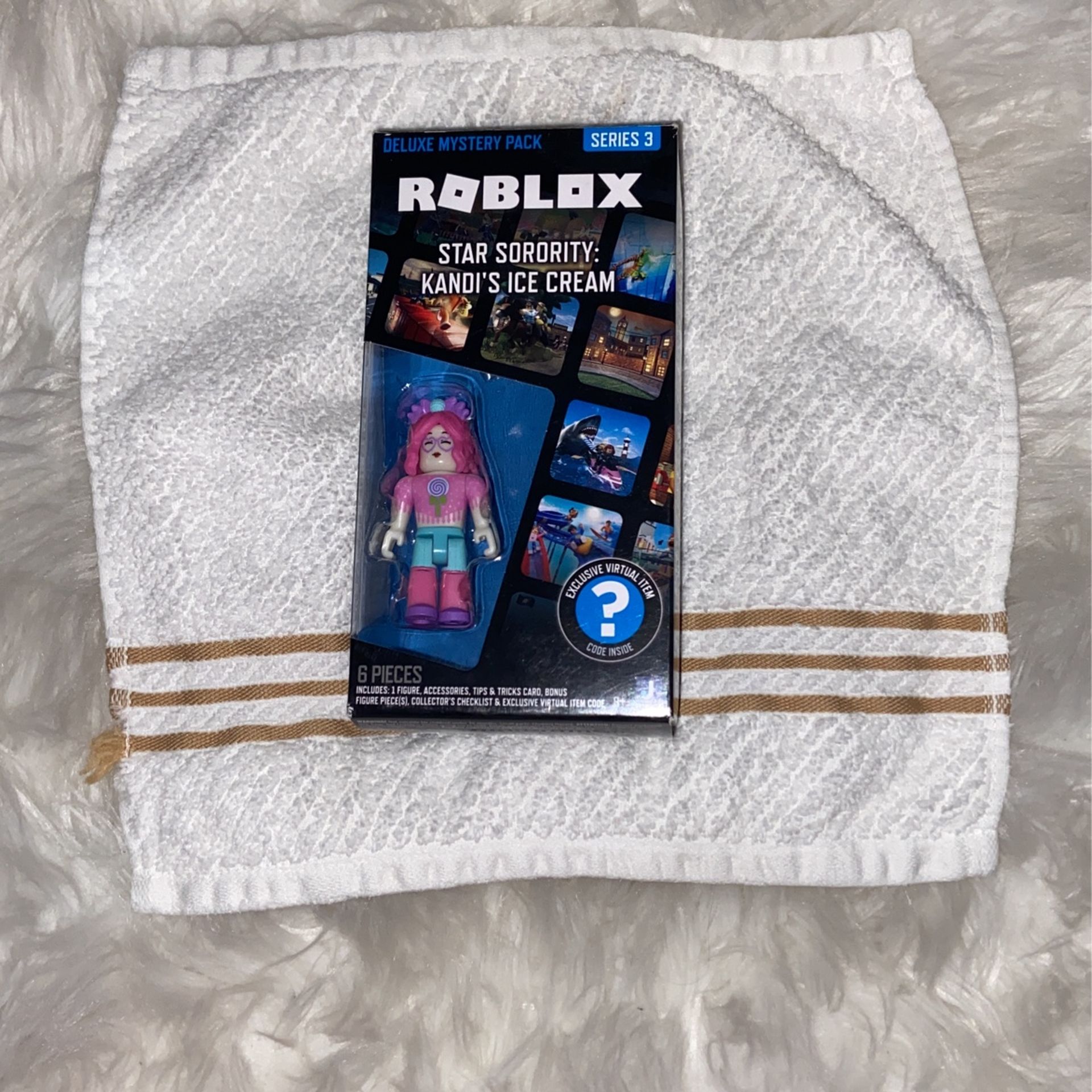 Roblox Deluxe Series 3 STAR SORORITY ICE CREAM Figure+KANDI'S SPRINKLE FACE Code