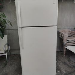 Refrigerator Kenmore   W 29" 1/2 , H 65" 3/8 , D 29 "1/2 , Date 2015