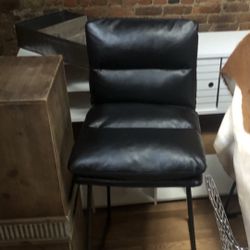 2 Leather bar stools 