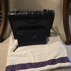 Tory Burch Black Leather Shoulder Bag And Wallet.