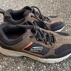 Sketcher Sneakers Size 8 Like New