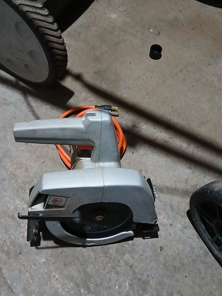 Black Decker Circurler Saw