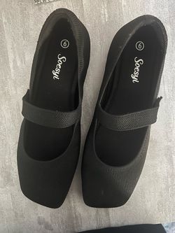 Super cute square toe Mary Jane’s