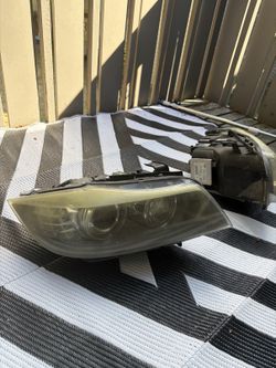 2011 BMW 335i (E90) Xenon Headlight Pair, OEM – Used