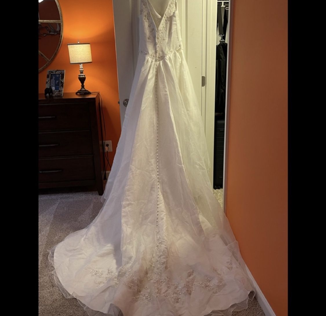 Alfred Angelo Wedding Gown -Never Worn