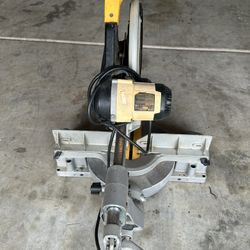 DeWalt Mitter Saw 12” Double Bevel Sliding 