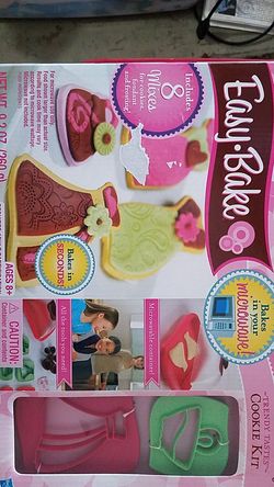 Easy-Bake microwave install cookie kit