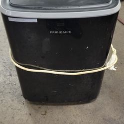 Air Conditioner/Frigidaire 