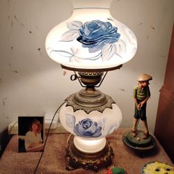 Beautiful Hurricanes Lamp Vintage