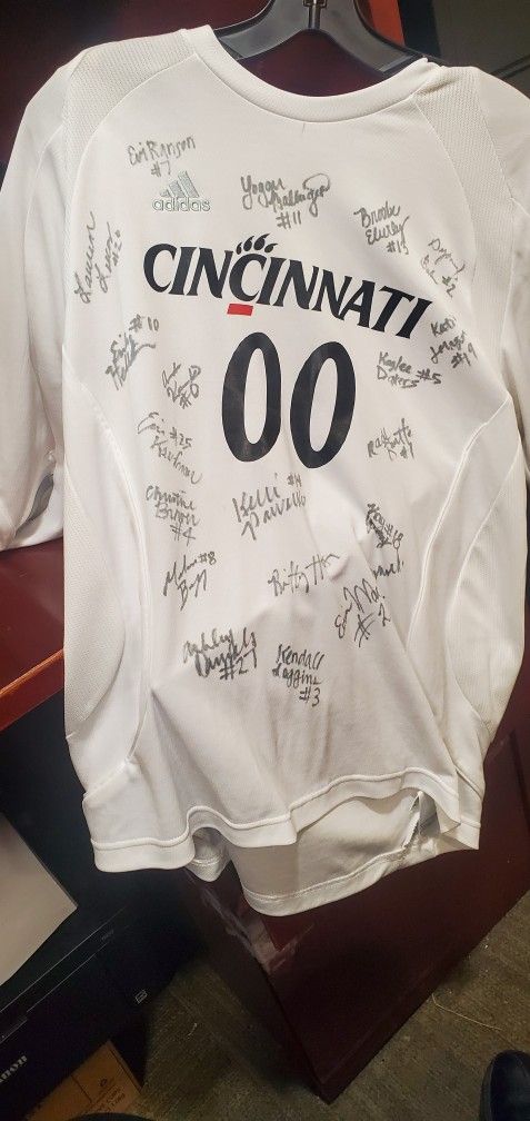 Cincinnati Bearcats Woman's 2010 Soccer Jersey.  Signed 