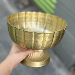 gold metal flower vase 