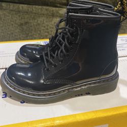 Kids Doctor Martens Size 1 