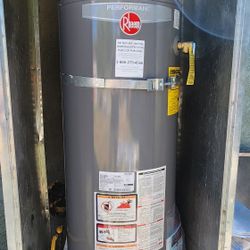 50 And 40 Gallon Rheem Water Heater 💧🚿