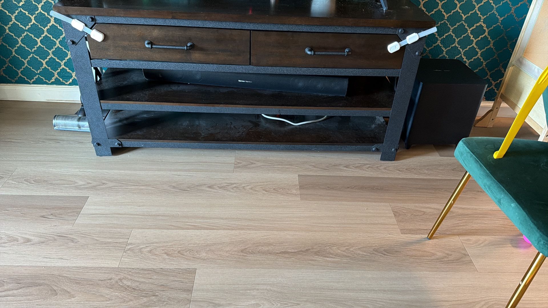 Industrial Wood & Metal TV Stand – Solid & Stylish