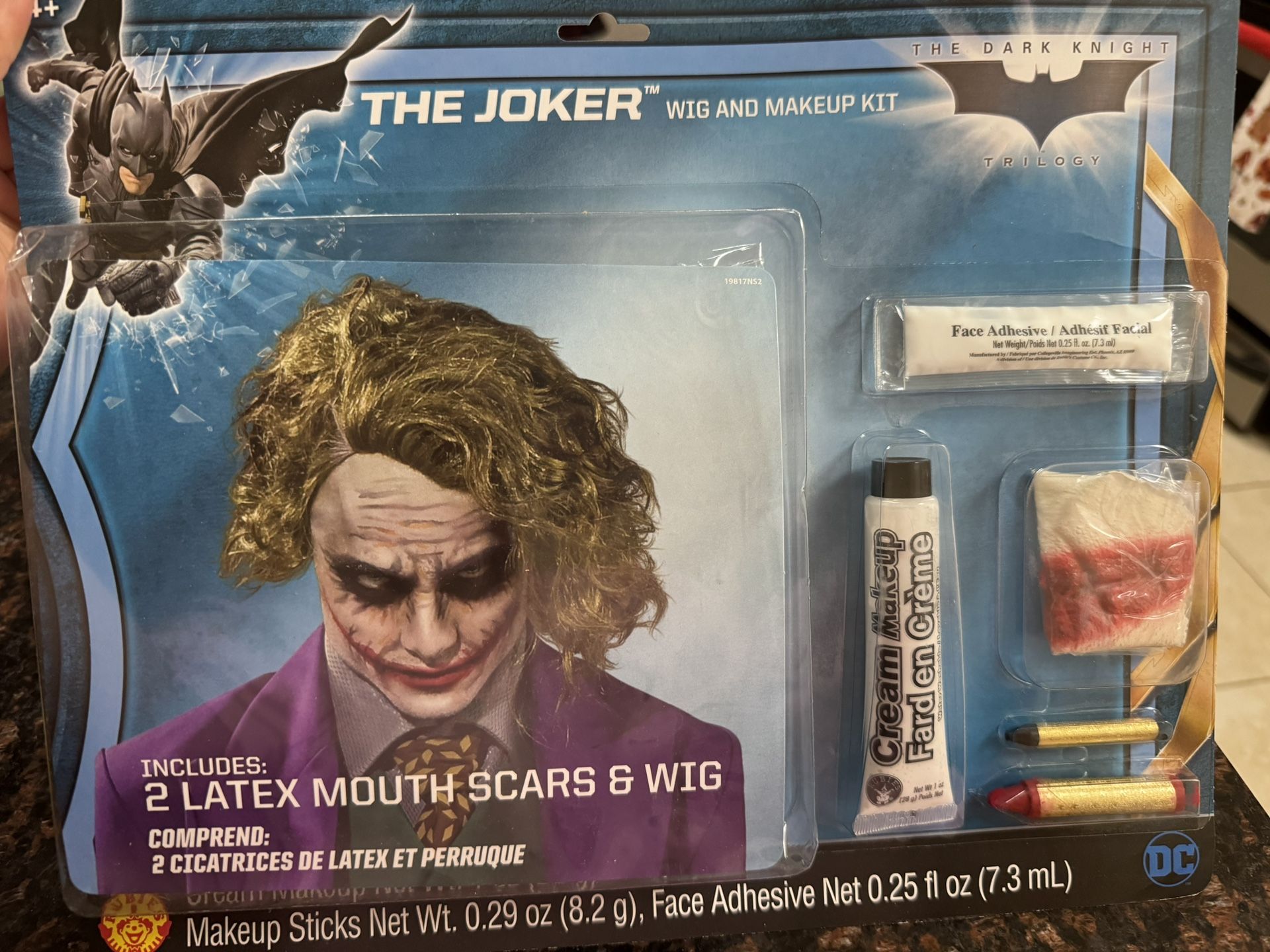 Batman Deluxe Joker Wig And Make Up Kit