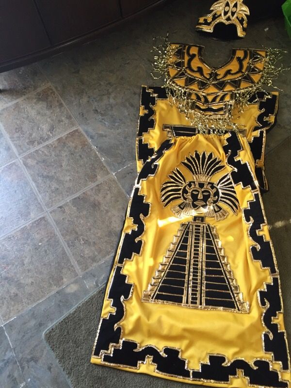 Traje Azteca para mujer completo y nuevo
