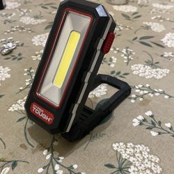 Hyper tough work light with magnetic