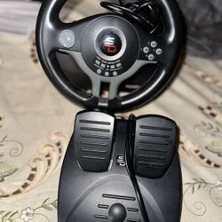 SuperDrives sv200 steering wheel and pedals  New without box 