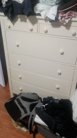 Dresser cabinet