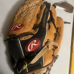Rawlings Left Hand Baseball Glove