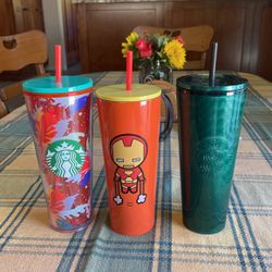 Starbucks Cups 