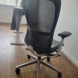 Haworth Zody Office Chair – Moving out Sale