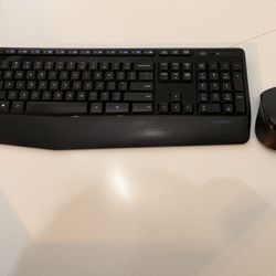 Logitech MK345 Comfort Wireless Keyboard and Mouse Combo