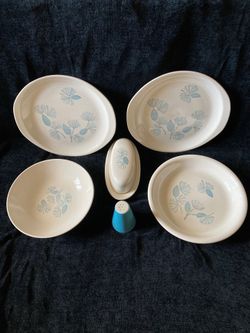 VTG Blue Spruce Pinecone Pattern Serving Ware (Lot of 6)