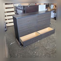 Eight drawers dresser with rails