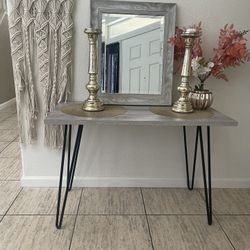 Entry Table And Mirror