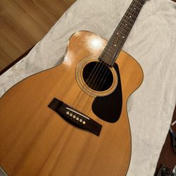 Yamaha FG-331