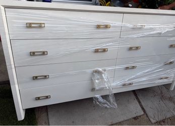Modern 8 Drawer Dresser