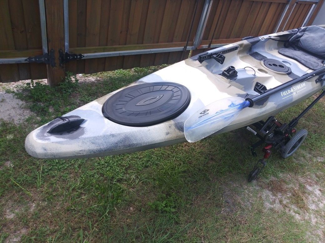 Field and Stream Eagle Talon 12 foot Fishing Kayak. for Sale in Burnsville,  NC - OfferUp