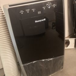 HONEYWELL AC + Heat 14,000 BTUs
