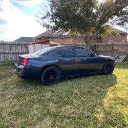Dodge Charger V6