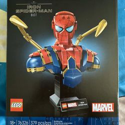 Marvel: Iron Spider-Man Bust