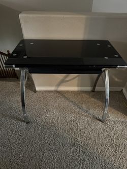 Black Desk