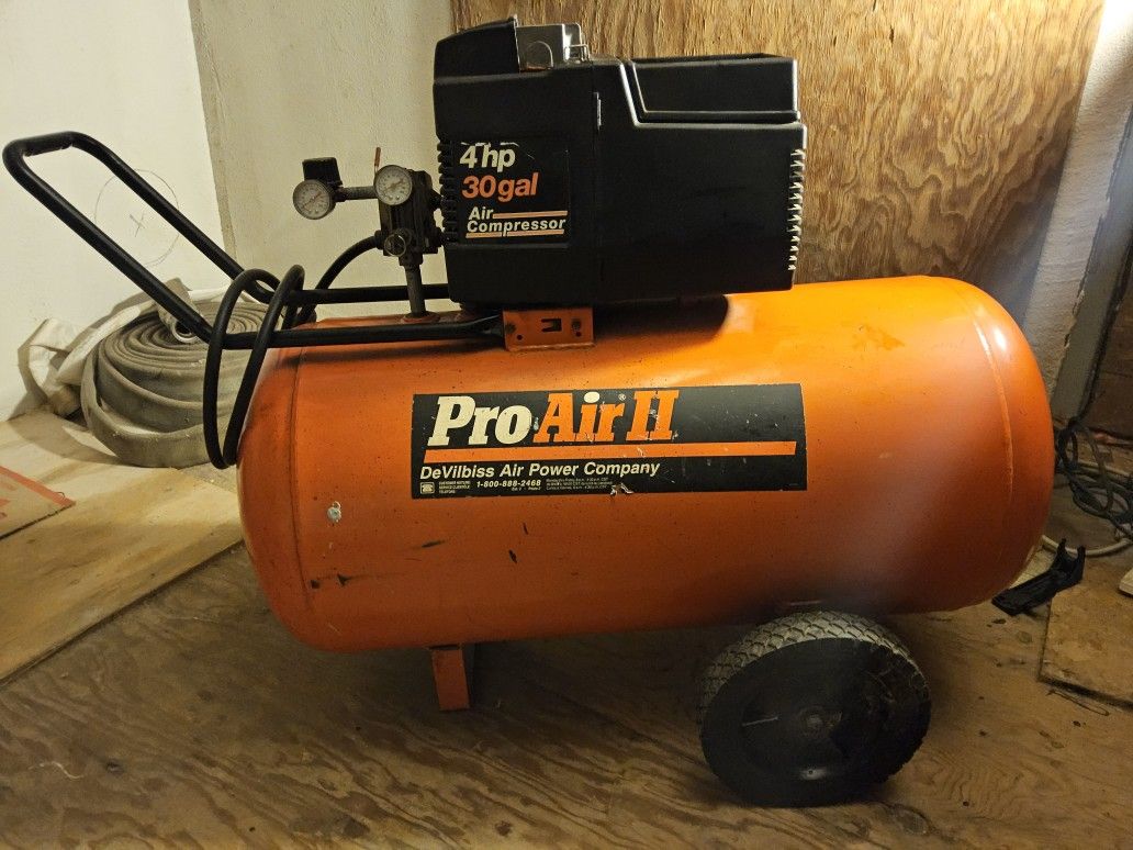 Devilbiss Pro Air II, 4HP 30 Gal, LayDown Tank, single stage 120V , oil free compressor
