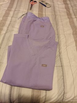 FIGS lavander Scrub Set